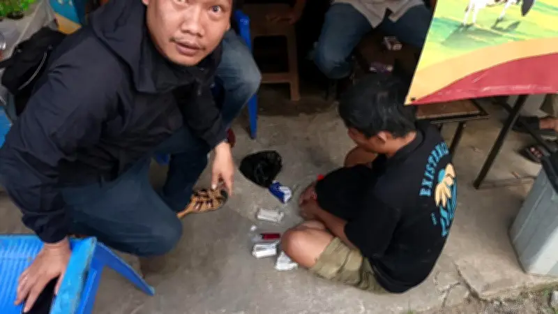 Warga Matraman Tangkap Pengedar Sabu Saat Cari Ikan Sapu-Sapu di Got Kering