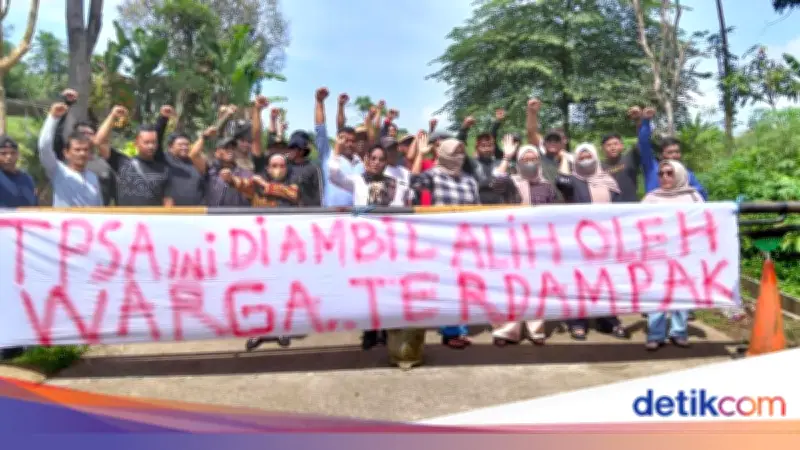 Warga Pandeglang Blokir TPSA Bangkonol, Protes Manajemen Sampah yang Semakin Buruk