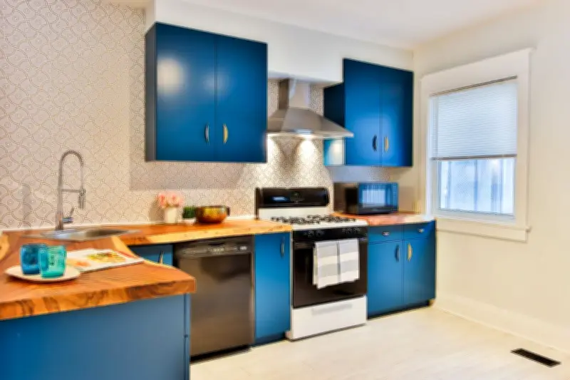 Warna Cat yang Harus Dihindari di Dapur Menurut Desainer Interior