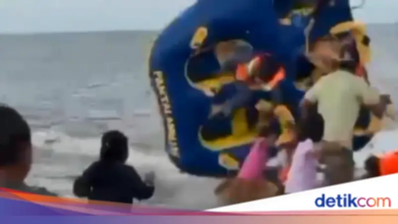 Wisatawan Terluka Usai Terlempar dari Donat Boat di Pantai Pinrang