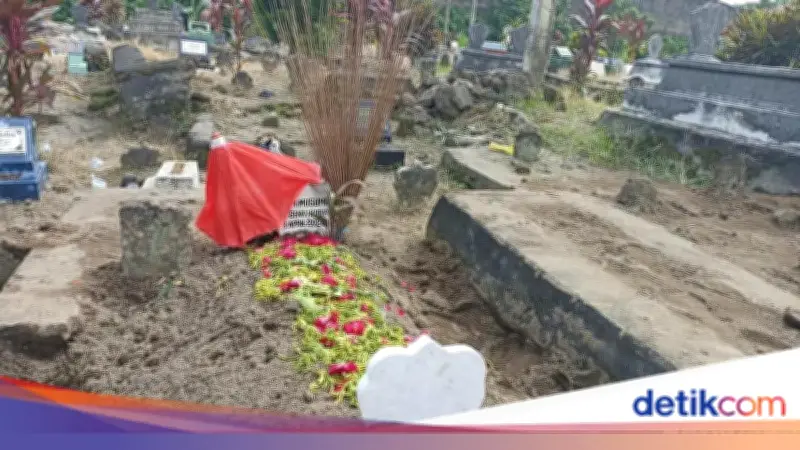 Yai Mim Dimakamkan di Blitar Dekat Makam Orang Tua, Prosesi Berlangsung Malam Hari