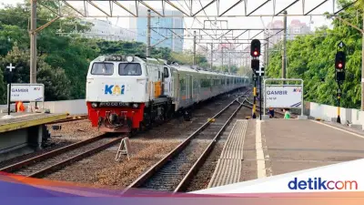 19 Perjalanan KA Dibatalkan Akibat Tabrakan Kereta di Bekasi