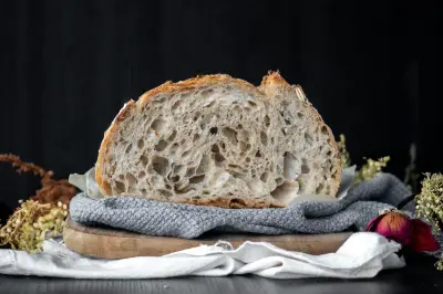 Alasan Mengapa Roti Sourdough Memiliki Rasa Asam