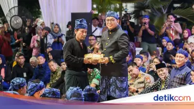 Andra Soni Bantu Suku Baduy Jalani Ritual Jaga Alam di Ujung Kulon