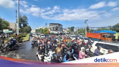 Banjir Solo Baru Lumpuhkan Lalu Lintas, Kemacetan Mengular Dua Kilometer