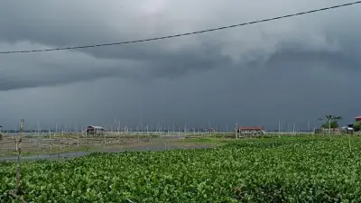 BMKG: Bibit Siklon 92S Picu Cuaca Ekstrem di Sumatera dan Jawa, Warga Diimbau Waspada