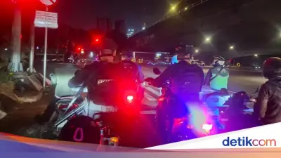 Brimob Polda Metro Patroli Slipi-Tambora Antisipasi Kriminalitas Dini Hari