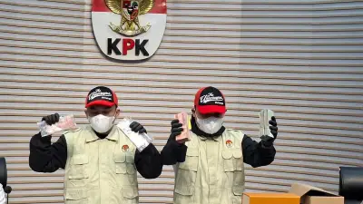 Bupati Tulungagung Terima Rp2,7 M dari Pemerasan Anak Buah untuk Beli Sepatu Mewah