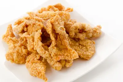 Cara Bikin Kulit Ayam Goreng Gurih Krispi Tahan Lama, Dijamin Nagih