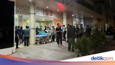 Evakuasi Korban Kecelakaan Kereta di Bekasi Masih Berlangsung