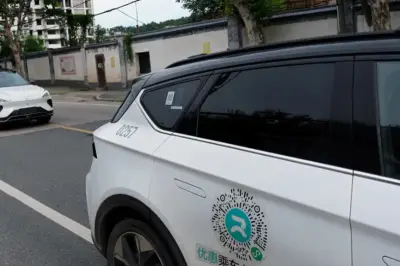 Gangguan Sistem Massal Hentikan 100+ Taksi Robot di Wuhan, Penumpang Terjebak 90 Menit