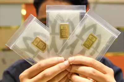 Harga Emas Antam Turun Rp 26.000 per Gram di Awal Pekan