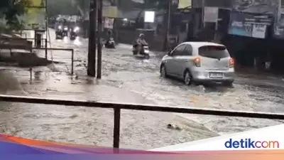 Hujan Deras Picu Luapan Kali, Dua Titik di Tangsel Terendam Banjir