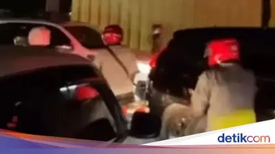 Kemacetan Parah Landa Jalan Pangeran Tubagus Angke Akibat Padamnya Listrik