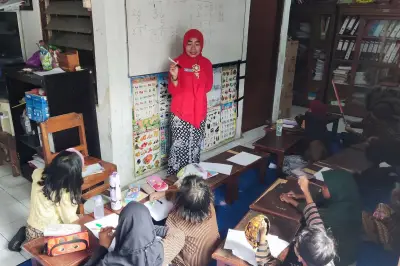 Mendikdasmen Ungkap Indonesia Alami Kekurangan Guru Kompetensi Inklusi
