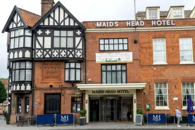 Menginap di Hotel Bersejarah, Pengalaman Unik yang Terlupakan