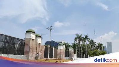 Ribuan Buruh Gelar Aksi di Depan DPR, Tuntut Pengesahan UU Ketenagakerjaan