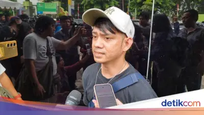 Sepupu Cerita Endang 10 Jam Terjepit di KRL, Sempat Telepon Minta Bantuan