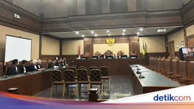 Tim Pengacara Nadiem Makarim Kompak Tak Hadir, Sidang Chromebook Ditunda