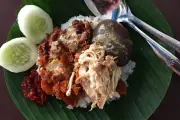 3 Tempat Makan Gudeg Malam Hari di Jogja yang Legendaris dan Selalu Ramai