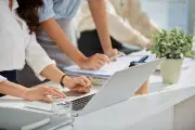 5 Keterampilan yang Tak Bisa Digantikan AI Menurut CEO LinkedIn