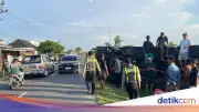 Bus Rombongan Calon Haji Terguling di OKU Timur, 8 Penumpang Luka-luka