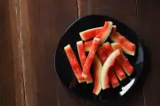 Cara Memanfaatkan Kulit Semangka untuk Masakan Hingga Perawatan