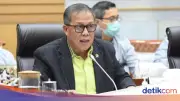 DPR Minta Kemenhaj Jelaskan Detail Wacana 'War Tiket' Haji Tanpa Antre