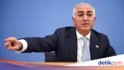 Eks Putra Mahkota Iran Reza Pahlavi Disiram Cairan Merah di Jerman
