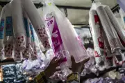 Harga Produk Plastik Diprediksi Naik Imbas Lonjakan Harga Minyak Global