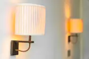 Lampu Menyala 24 Jam Nonstop, Aman atau Berisiko Kebakaran?