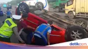 LCGC Terbalik di Tol Jagorawi, Pengemudi Luka-luka