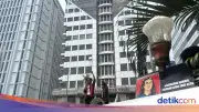 Mahasiswa Gelar Aksi di MK, Tuntut Kasus Andrie Yunus Diadili di Peradilan Umum