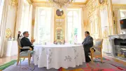 Seskab Teddy Bocorkan Isi Pertemuan 2 Jam Prabowo dan Macron di Paris