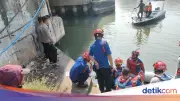 Tim SAR Evakuasi Pemotor Tenggelam di Kanal Banjir Timur Jakarta