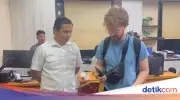 WN Jerman Ucapkan Terima Kasih ke Polisi Usai HP yang Dijambret Berhasil Dikembalikan