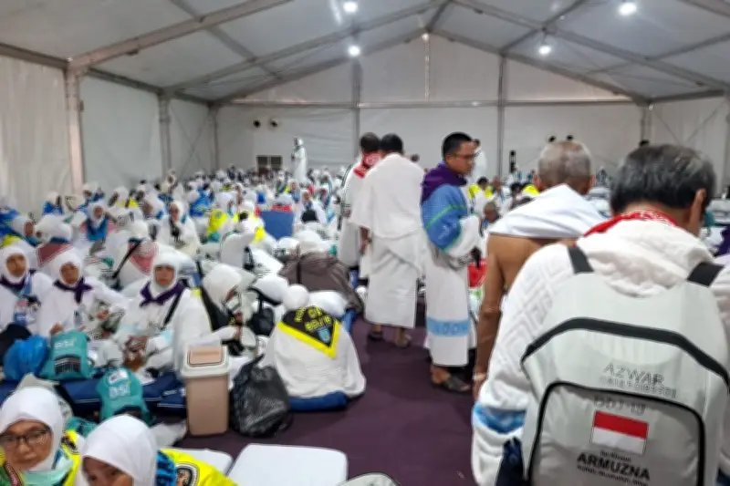 1,5 Juta Jemaah Haji Mulai Padati Mina, Lantunan Talbiyah Bergema