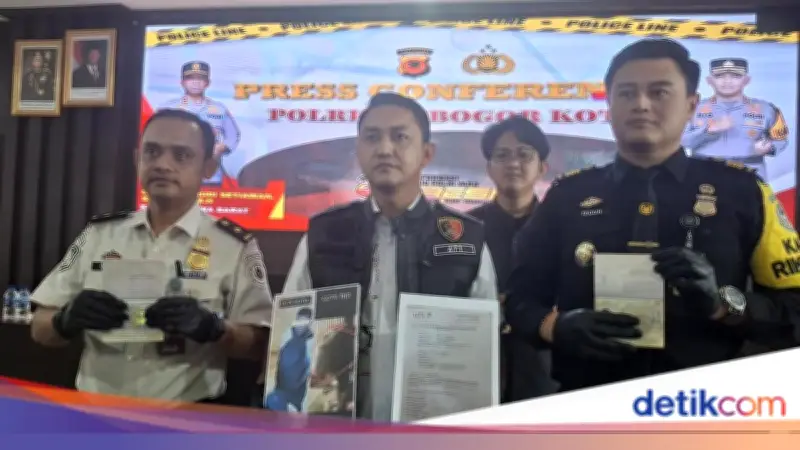 2 WN China Bertopeng Messi Bobol Rumah Mewah di Bogor, Tertangkap di Bali