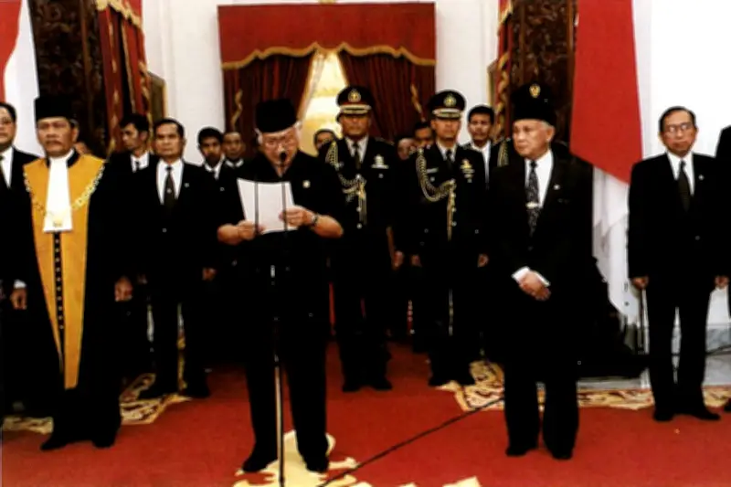 21 Mei 1998: Soeharto Lengser, Akhir Orde Baru