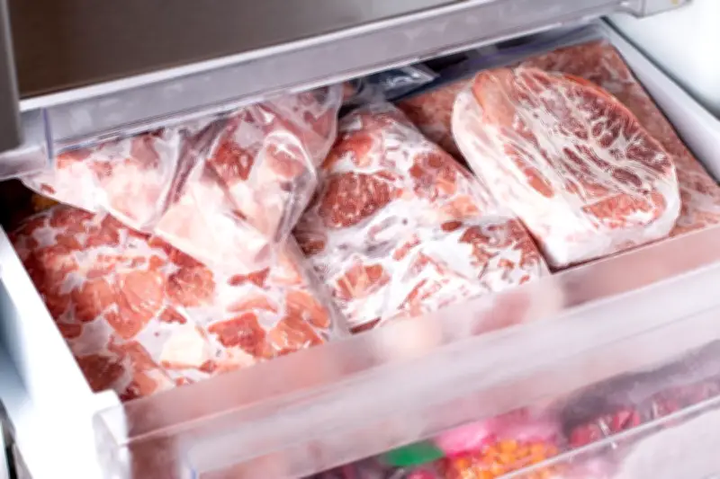6 Cara Menyimpan Daging Mentah di Freezer Agar Awet dan Tetap Segar