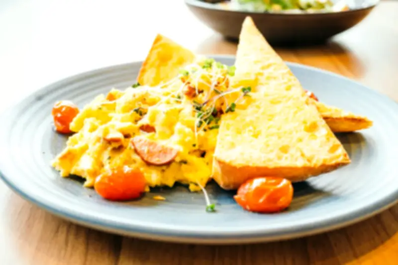 6 Resep Sarapan Praktis Hanya dengan 2 Telur, Siap dalam 10 Menit
