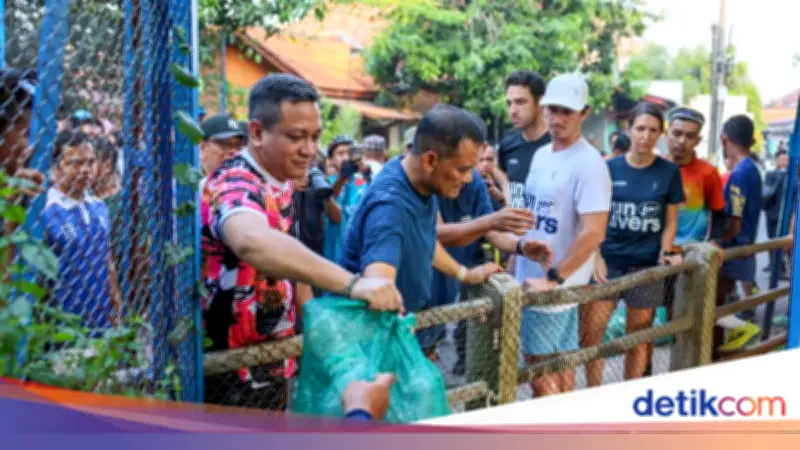 Ahmad Luthfi Ikut Bersih-bersih Sungai dalam Gerakan Run for Rivers di Pekalongan