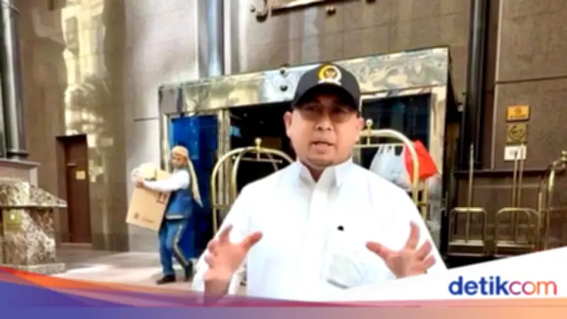 Andre Rosiade Temui Jemaah Haji Sumbar di Makkah, Serap Aspirasi dan Bagikan Bingkisan