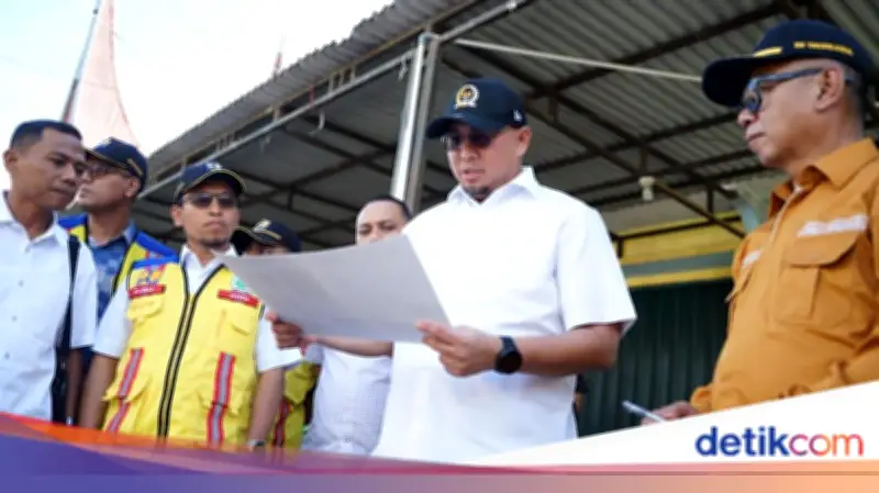 Andre Rosiade Tinjau Jalan Seribu Lubang, Ucapan Terima Kasih untuk Prabowo Berjejer