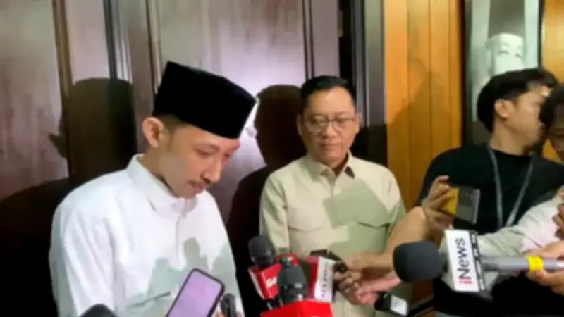 Anggota DPRD Jember Minta Maaf Merokok dan Main Game saat Rapat