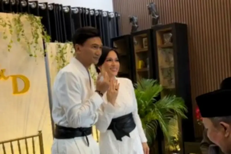 Anji Resmi Nikahi Desmiliana Ariyana, Lepas Status Duda