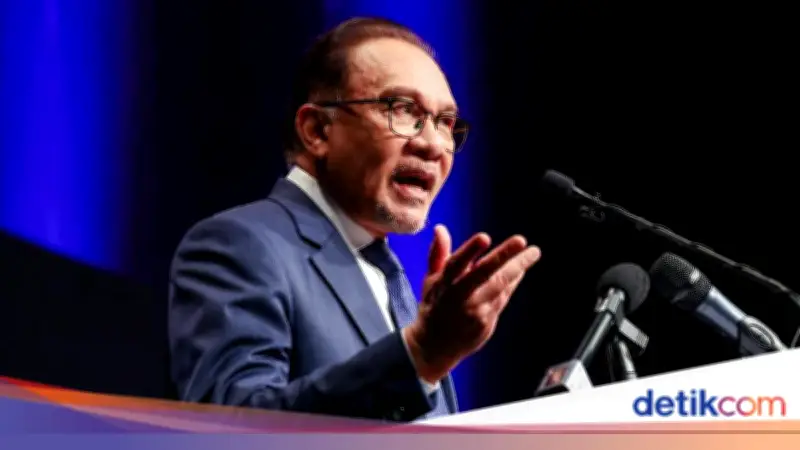 Anwar Ibrahim Telepon Presiden Iran, Bahas Perdamaian dan Undangan ke Teheran