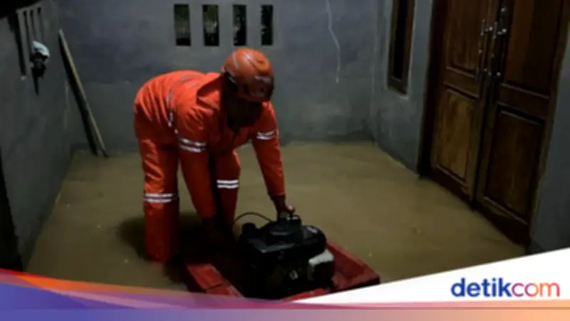 Banjir 1,2 Meter Landa Sukaraja Bogor, 657 Jiwa Terdampak