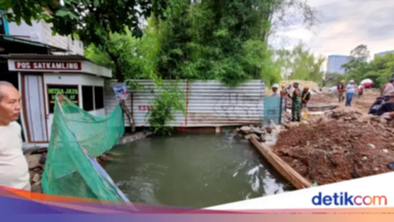 Banjir di Kembangan Selatan: Pos Kali Angke Siaga 2, Pengurasan Terus Dilakukan