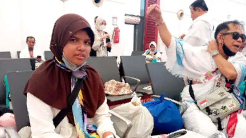 Baru Lulus SD, Bocah Ini Berangkat Haji Bawa Amanah Sang Ibu